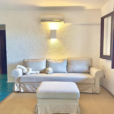 アパート New! Private Garden, Sleeps 8 In Porto Cervo - Wifi & Private Parking - By Coral Property