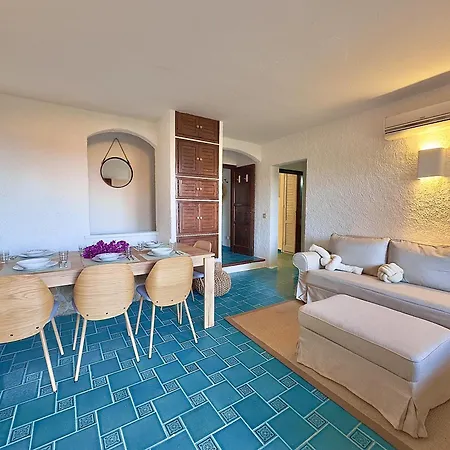 New! Private Garden, Sleeps 8 In Porto Cervo - Wifi & Private Parking - By Coral Property アパート *