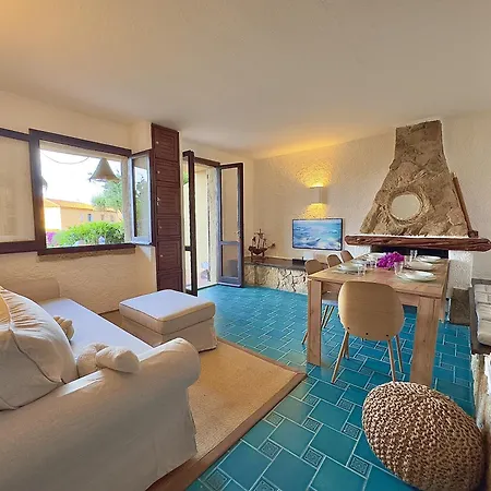 New! Private Garden, Sleeps 8 In Porto Cervo - Wifi & Private Parking - By Coral Property ポルト・チェルボ