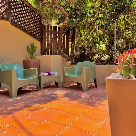 New! Private Garden, Sleeps 8 In Porto Cervo - Wifi & Private Parking - By Coral Property * ポルト・チェルボ