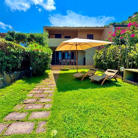 New! Private Garden, Sleeps 8 In Porto Cervo - Wifi & Private Parking - By Coral Property *
