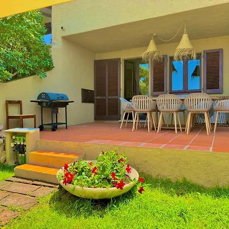 New! Private Garden, Sleeps 8 In Porto Cervo - Wifi & Private Parking - By Coral Property アパート *
